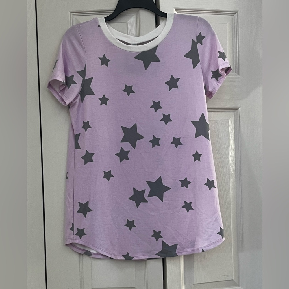 NWT - Honeyme - Light Lavender Short Sleeve Butter soft Top - Womans Medium